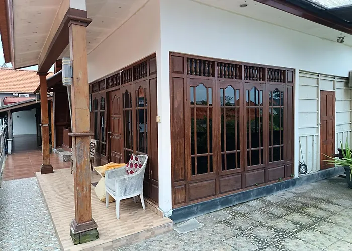 Urban Jungle House Bali Guest house